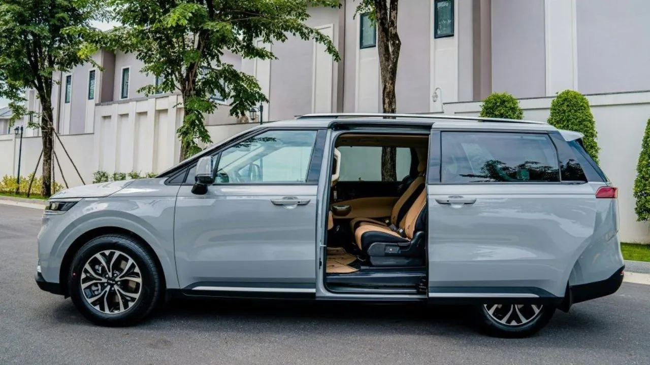 Thuê Xe Sedona Có Tài Xế